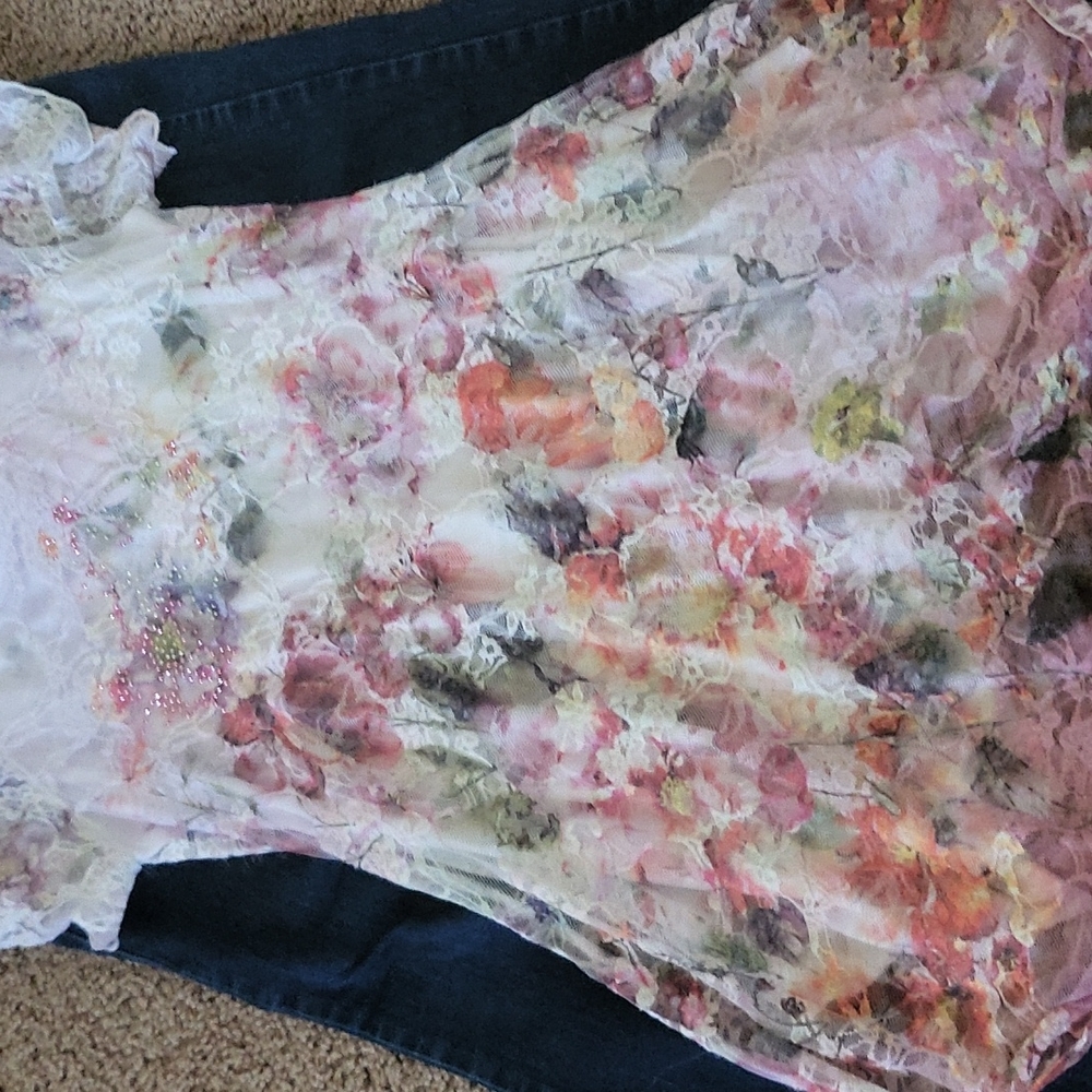 Tunic - Picture 5 of 6